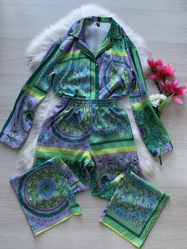 Женский Versace Костюм 36