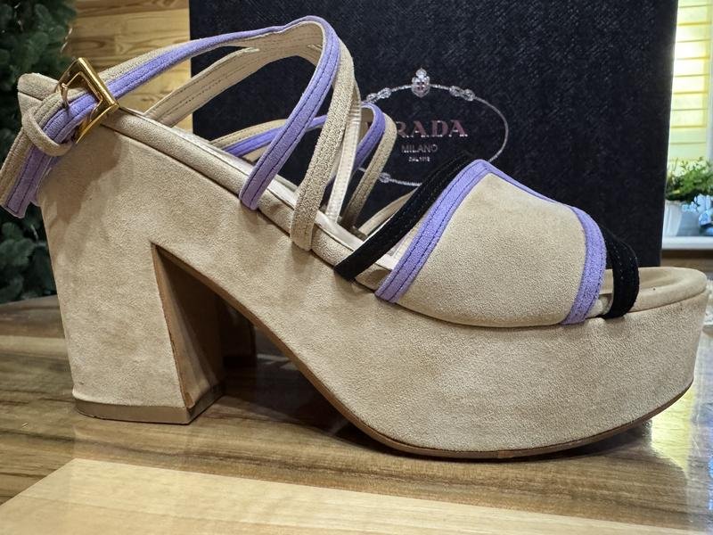 Женские Prada Босоножки Бежевый Замша 38