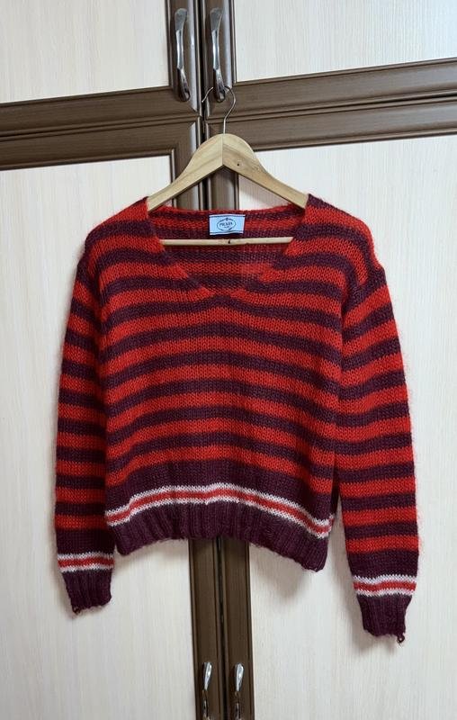 Женский Prada Свитер Красный Мохер M