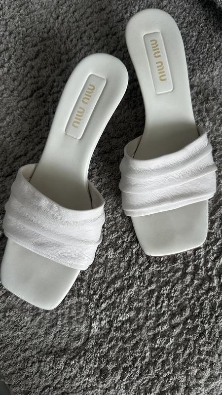 Женские Miu Miu Босоножки Бежевый Кожа 40