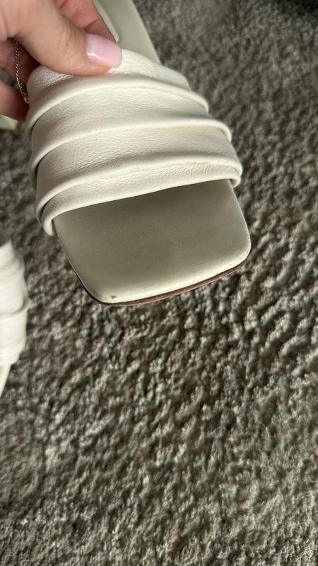 Женские Miu Miu Босоножки Бежевый Кожа 40