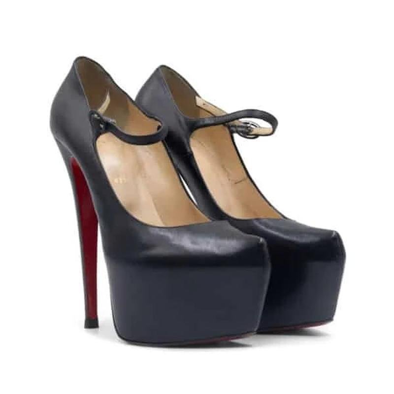Женские Christian Louboutin Туфли Чёрный Кожа 40.5