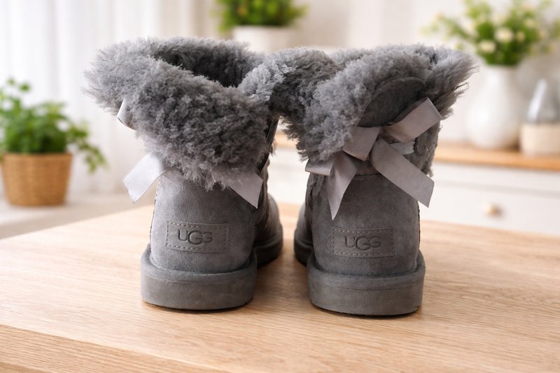Damen UGG Stiefel Silber 37