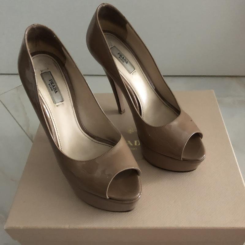 Женские Prada Туфли Бежевые 36