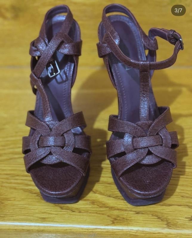 Donna Yves Saint Laurent Tacchi Viola 37