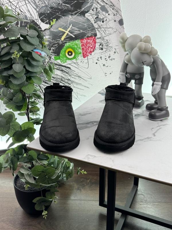 Damen UGG Stiefel Schwarz 39