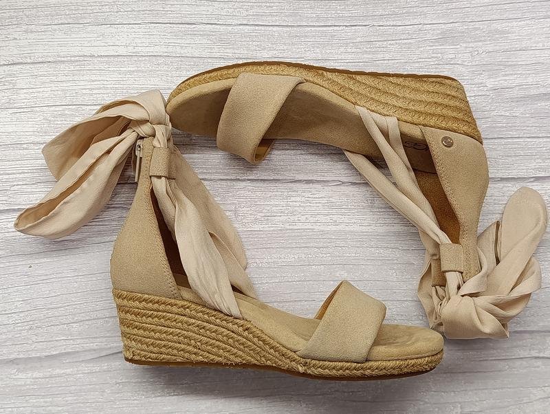 Damen UGG Absätze Beige Textil 37