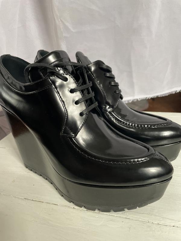 Damen Prada Loafers Schwarz Lackleder 39.5