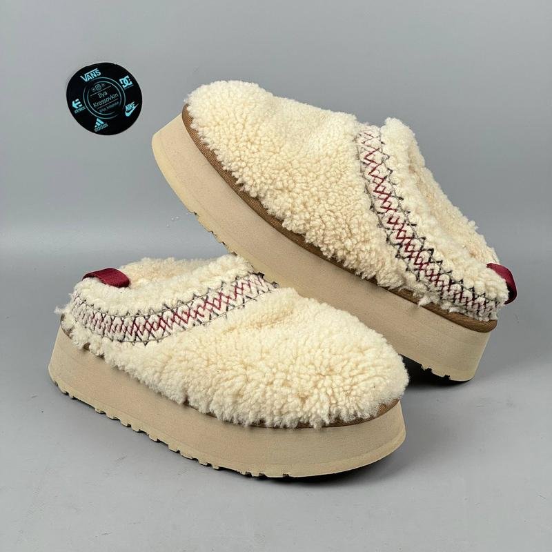 Women UGG Slippers Beige 37