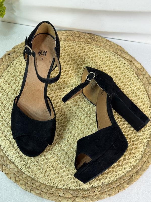 Damen H&M Absätze Schwarz Wildleder 36