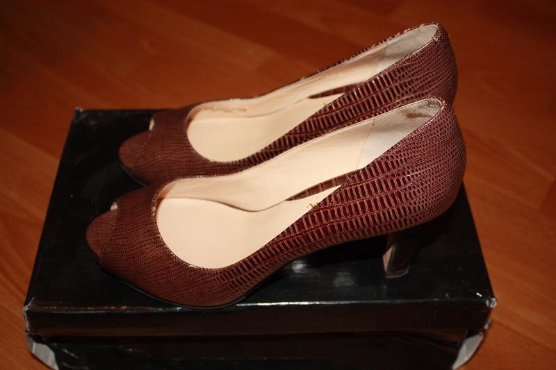 Женские Cole Haan Туфли Коричневый 37